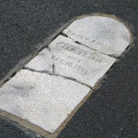 Des tombes sur les pistes d’un aéroport