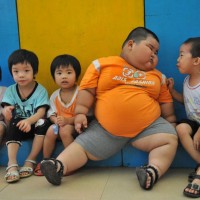 Un enfant pesant 60 kg