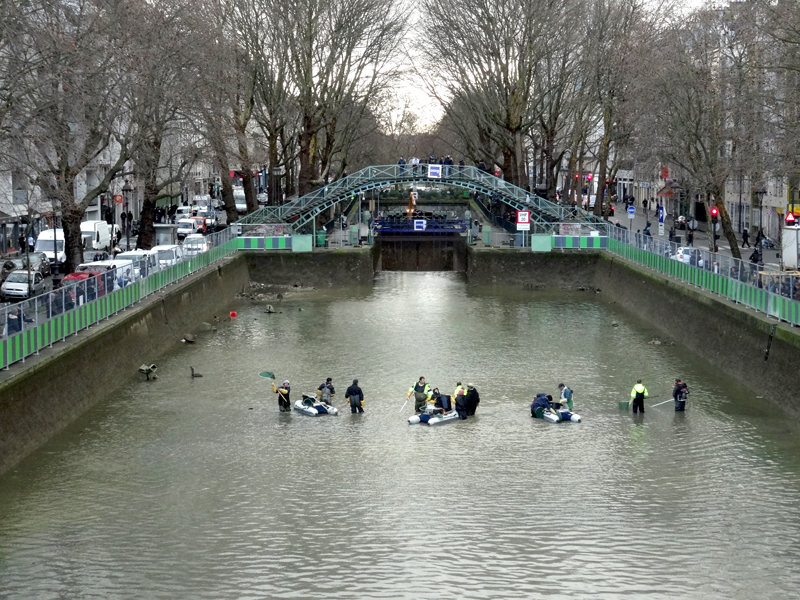 Nettoyage du Canal Saint Martin à Paris