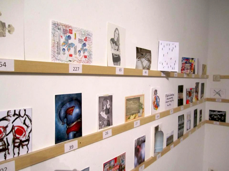 Exposition de cartes postales d'artistes au Goethe Institut de Lyon