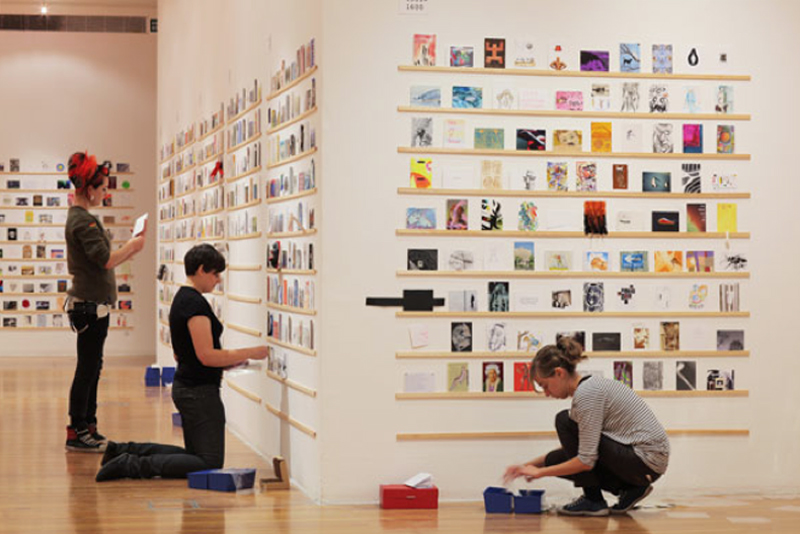 Exposition de cartes postales d'artistes au Goethe Institut de Lyon
