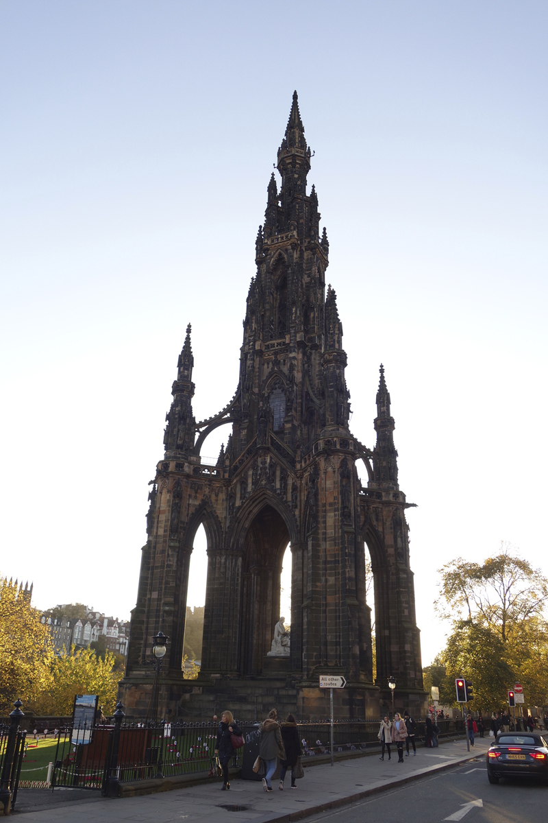 Mon voyage à Princes Street et Scott Monument à Édimbourg en Écosse