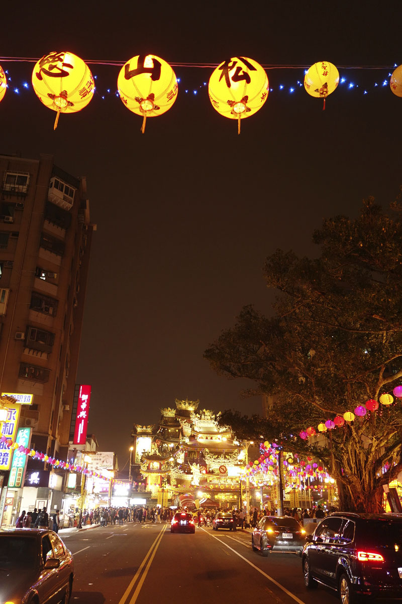 Voyage au Marché de nuit Raohe street et Temple Ciyou à Taipei à Taïwan