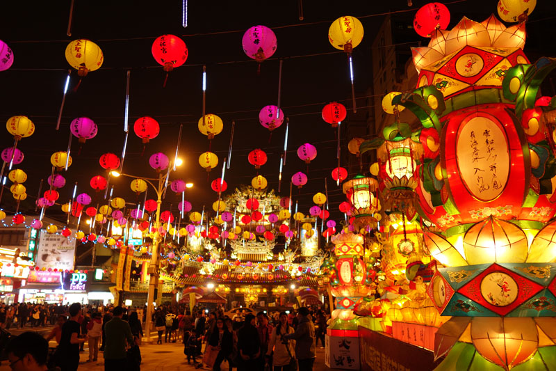 Voyage au Marché de nuit Raohe street et Temple Ciyou à Taipei à Taïwan