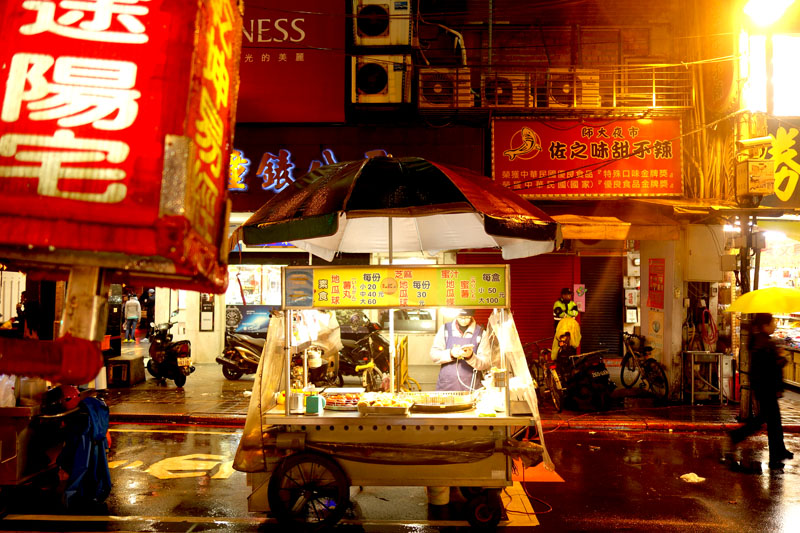 Mon voyage au Marché de nuit Huaxi street à Taipei à Taïwan