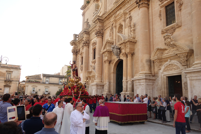 Voyage en Sicile à Ragusa Nuova et Ragusa Ibla Procession San Giovanni