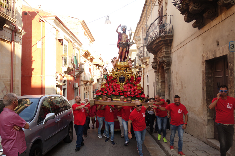 Voyage en Sicile à Ragusa Nuova et Ragusa Ibla Procession San Giovanni