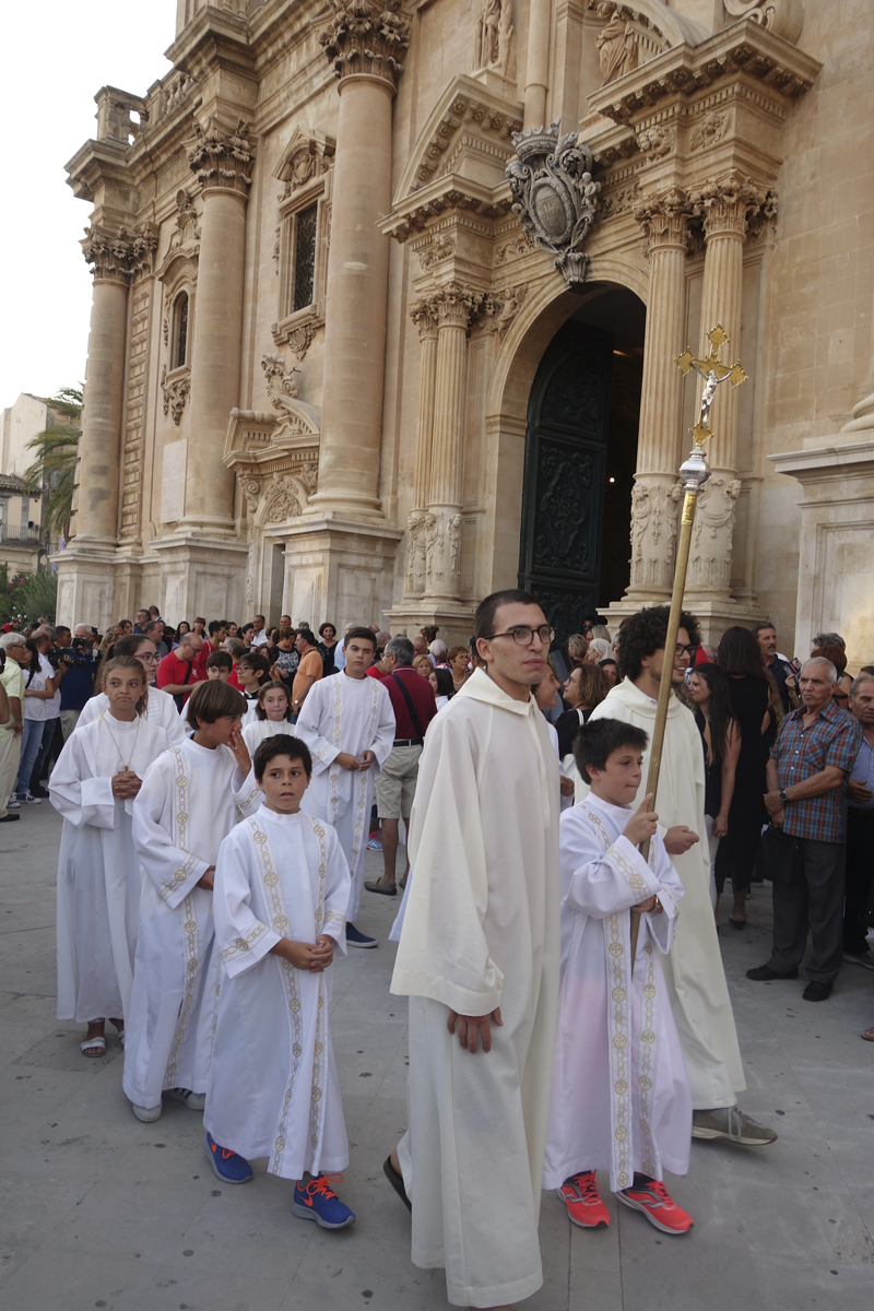 Voyage en Sicile à Ragusa Nuova et Ragusa Ibla Procession San Giovanni