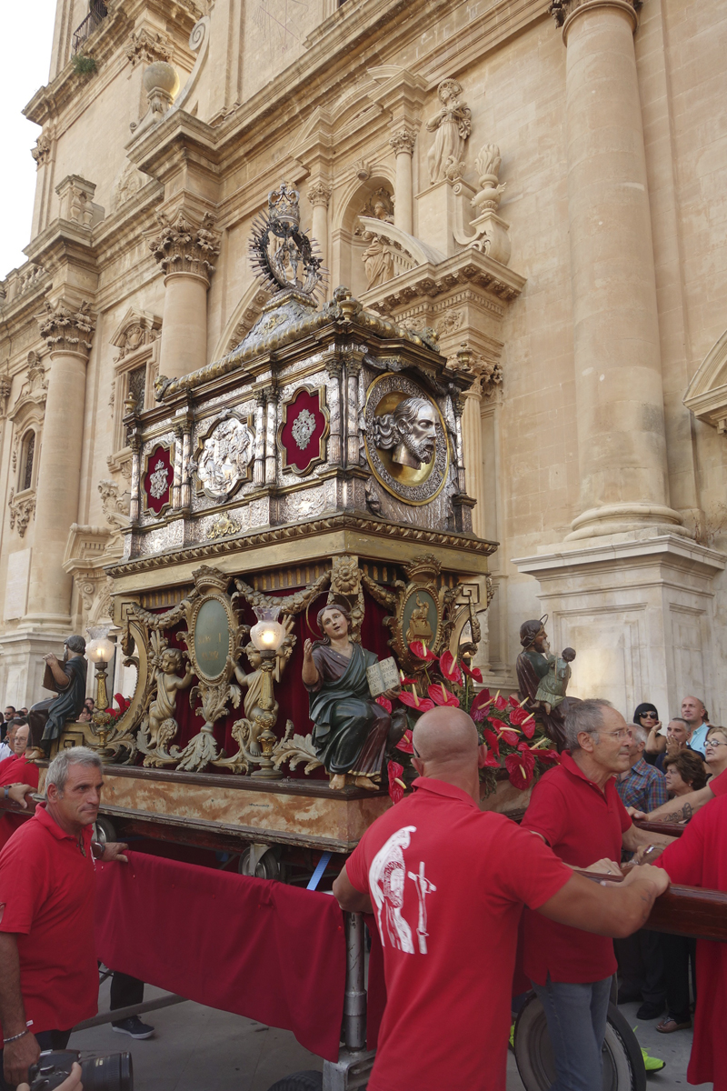 Voyage en Sicile à Ragusa Nuova et Ragusa Ibla Procession San Giovanni