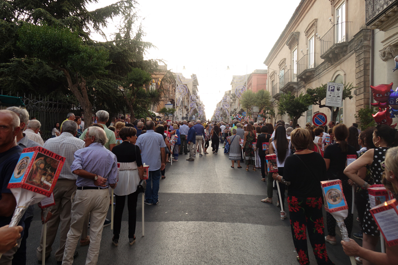 Voyage en Sicile à Ragusa Nuova et Ragusa Ibla Procession San Giovanni