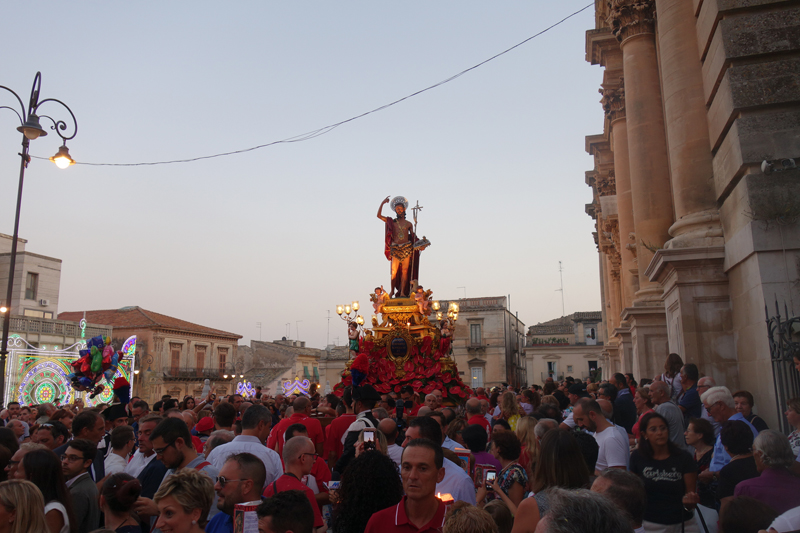 Voyage en Sicile à Ragusa Nuova et Ragusa Ibla Procession San Giovanni