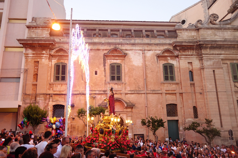 Voyage en Sicile à Ragusa Nuova et Ragusa Ibla Procession San Giovanni