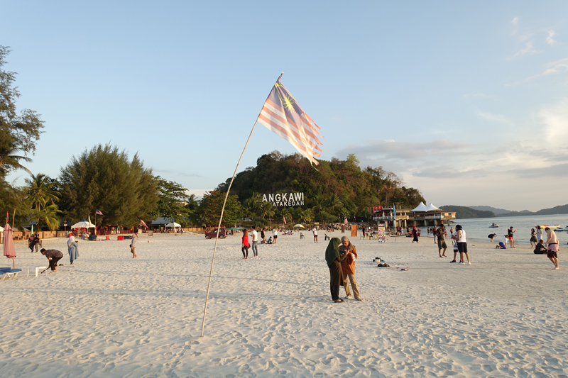 Mon voyage à Pantai Cenang sur l’île de Langkawi en Malaisie