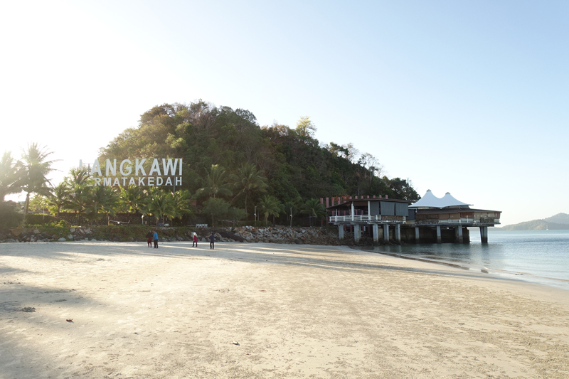 Mon voyage à Pantai Cenang sur l’île de Langkawi en Malaisie