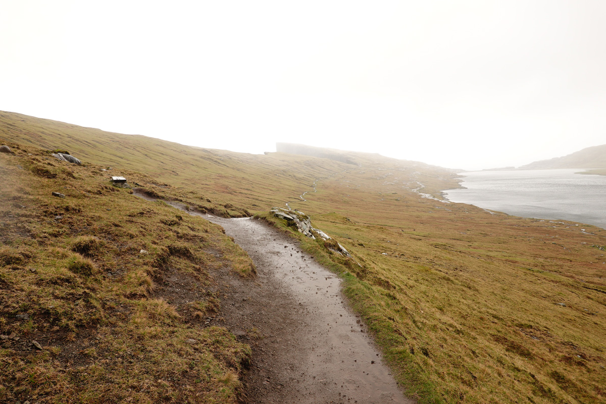 Lac Sørvágsvatn / Leitisvatn sur l’île Vágar des Îles Féroé