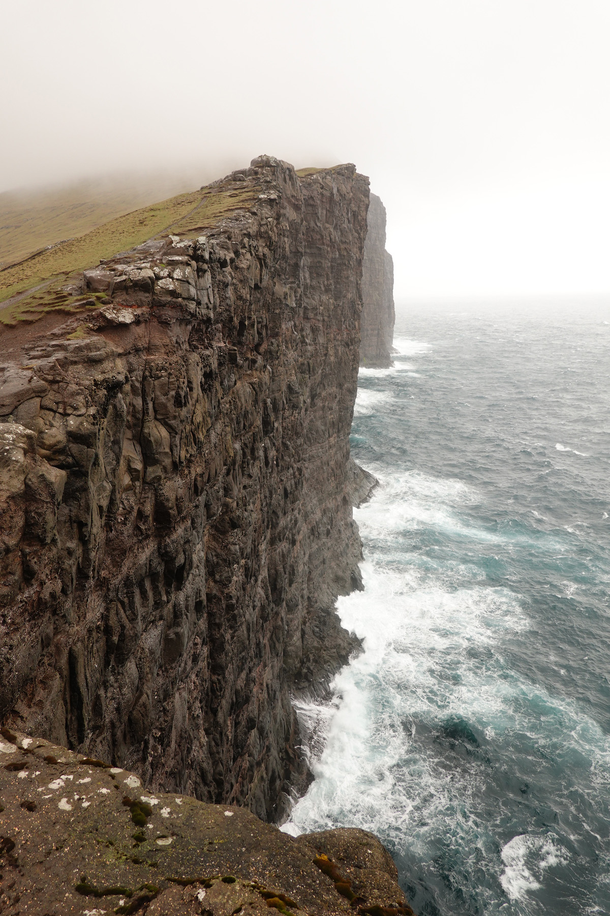 Lac Sørvágsvatn / Leitisvatn sur l’île Vágar des Îles Féroé