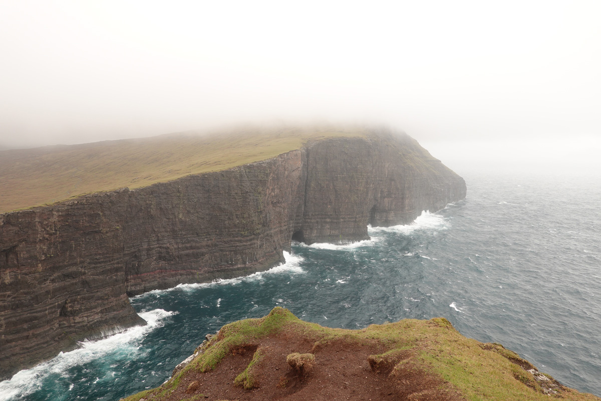 Lac Sørvágsvatn / Leitisvatn sur l’île Vágar des Îles Féroé