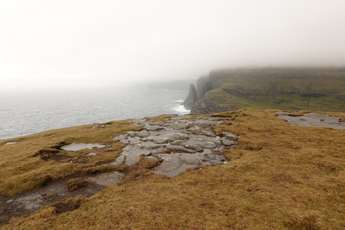 Lac Sørvágsvatn / Leitisvatn sur l’île Vágar des Îles Féroé