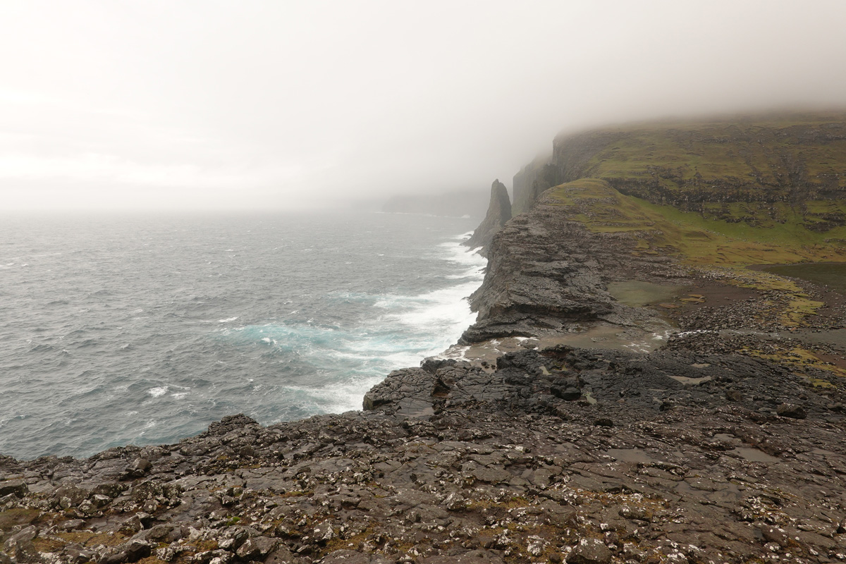 Lac Sørvágsvatn / Leitisvatn sur l’île Vágar des Îles Féroé