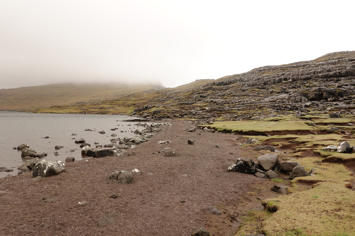 Lac Sørvágsvatn / Leitisvatn sur l’île Vágar des Îles Féroé