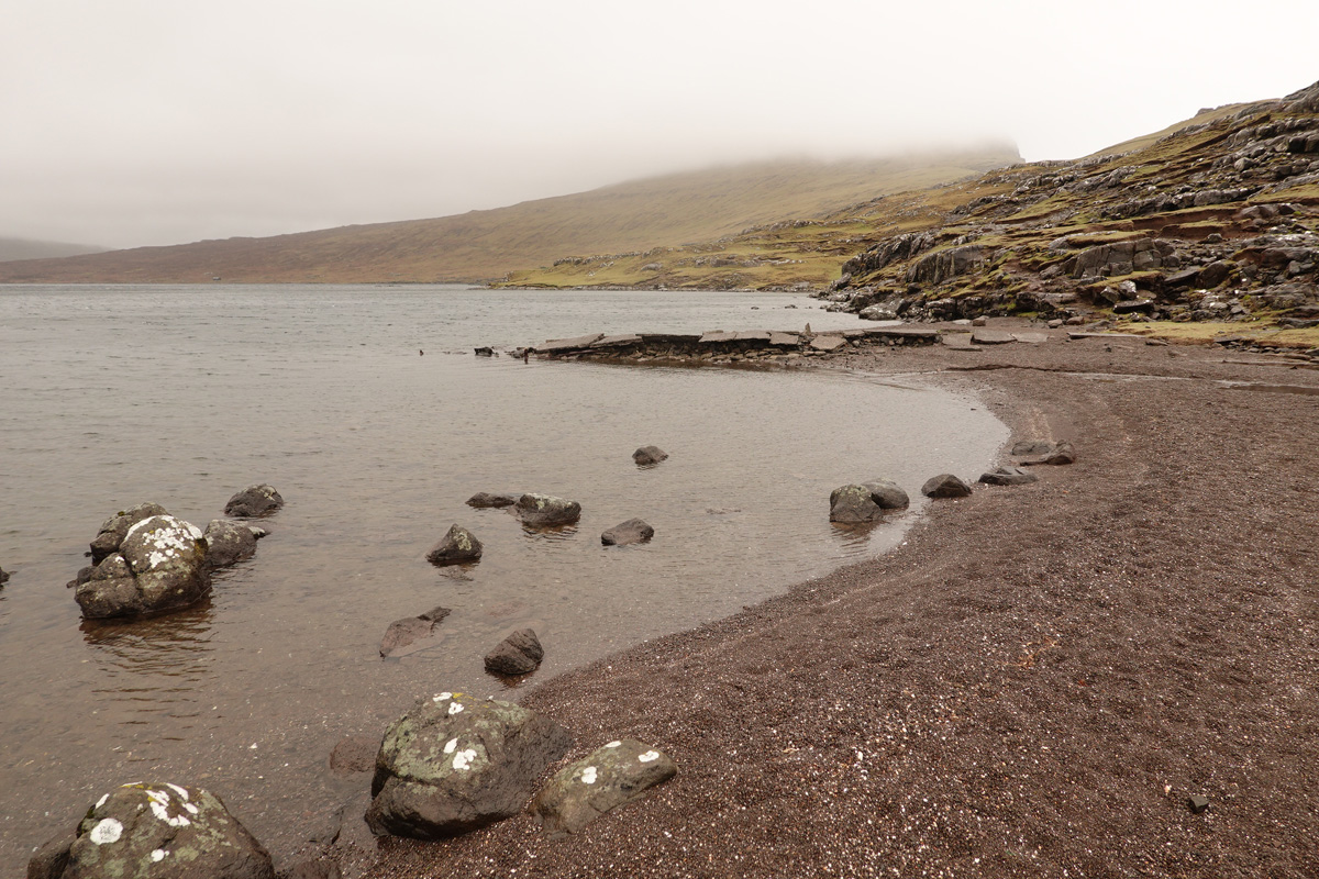 Lac Sørvágsvatn / Leitisvatn sur l’île Vágar des Îles Féroé