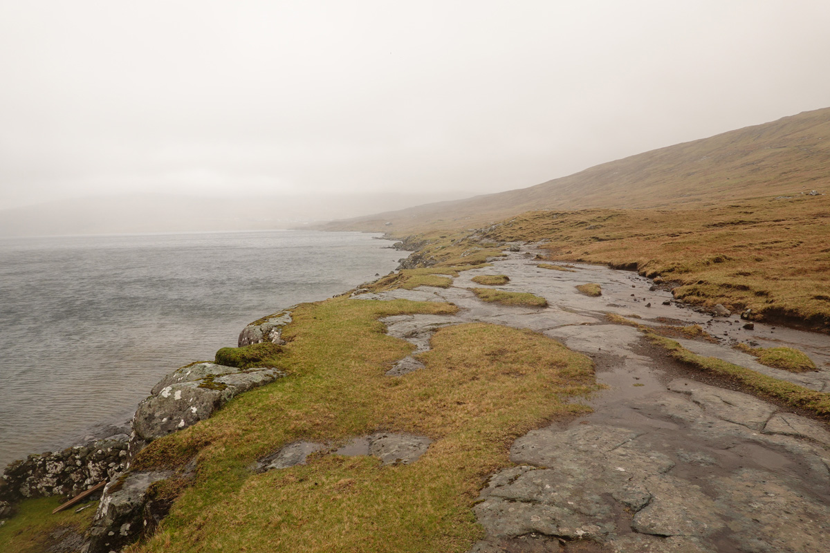 Lac Sørvágsvatn / Leitisvatn sur l’île Vágar des Îles Féroé