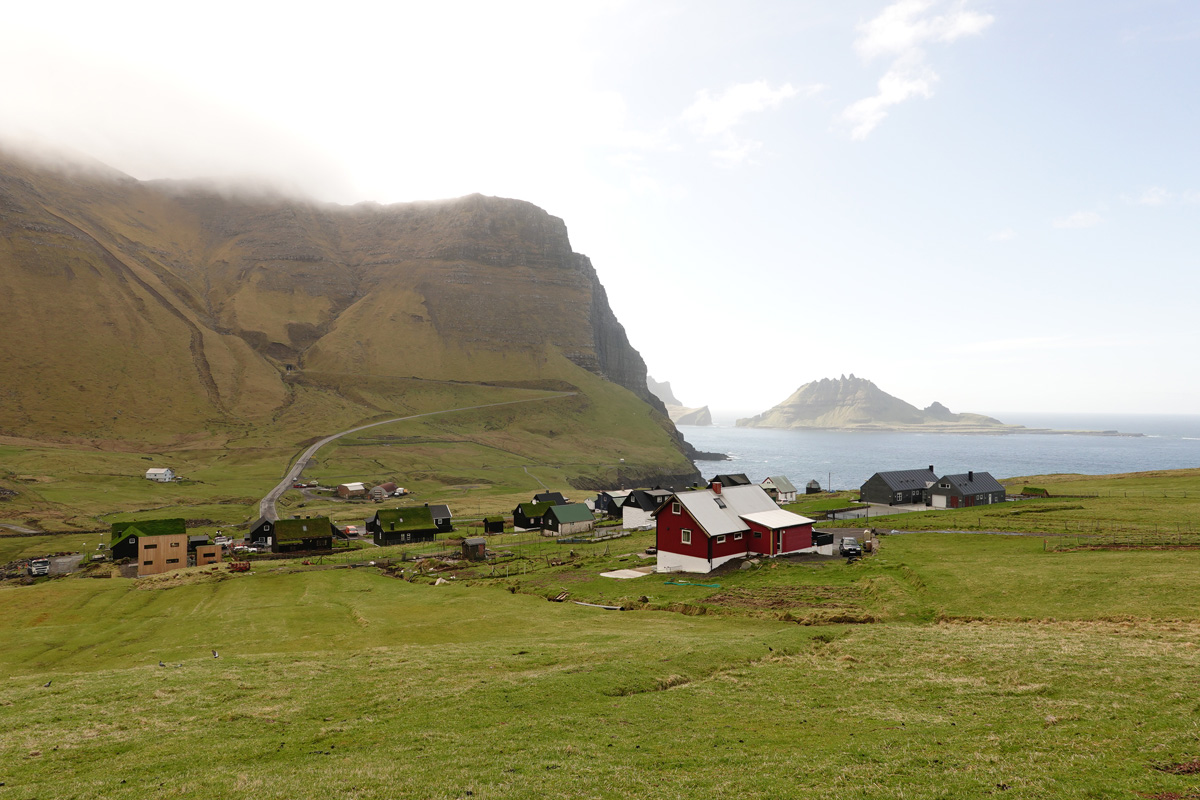 Mon voyage au village de Gásadalur sur l’île Vágar des Îles Féroé