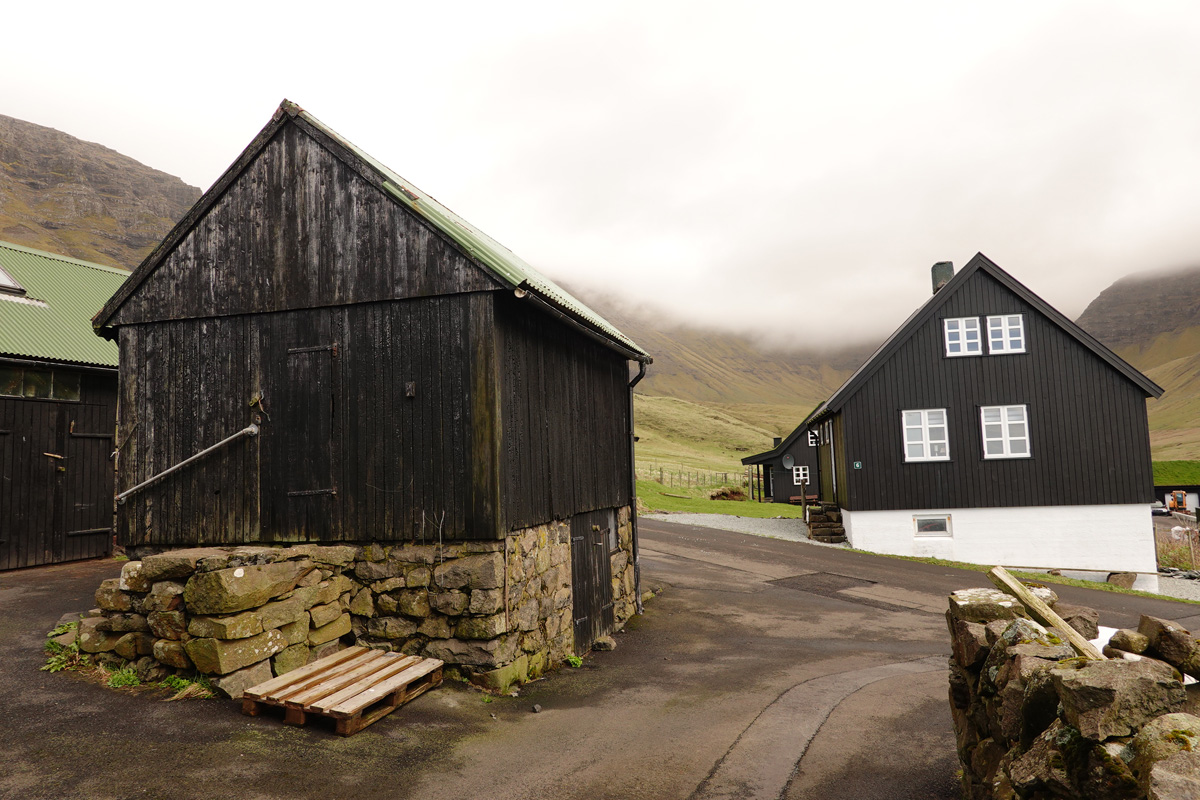 Mon voyage au village de Gásadalur sur l’île Vágar des Îles Féroé