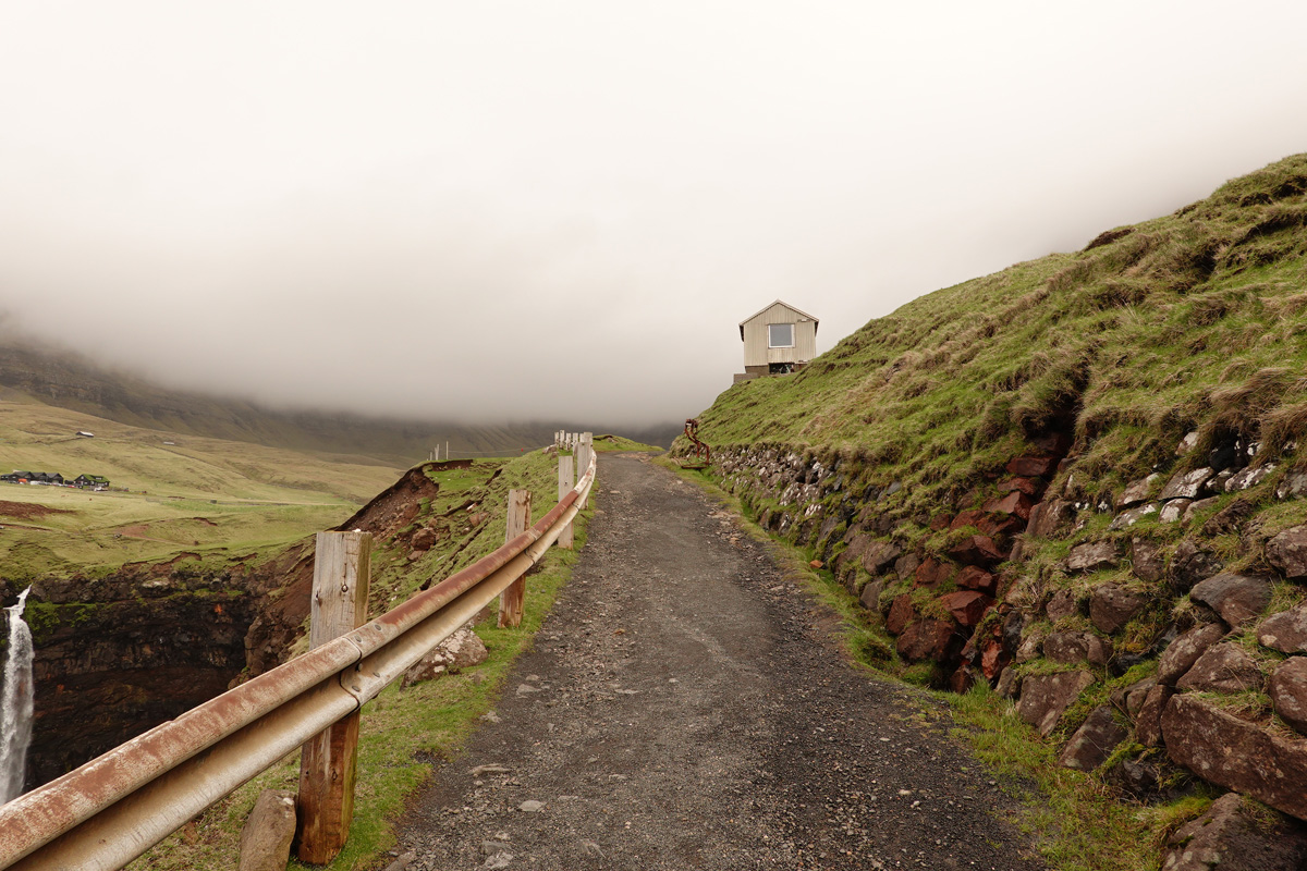 Mon voyage au village de Gásadalur sur l’île Vágar des Îles Féroé